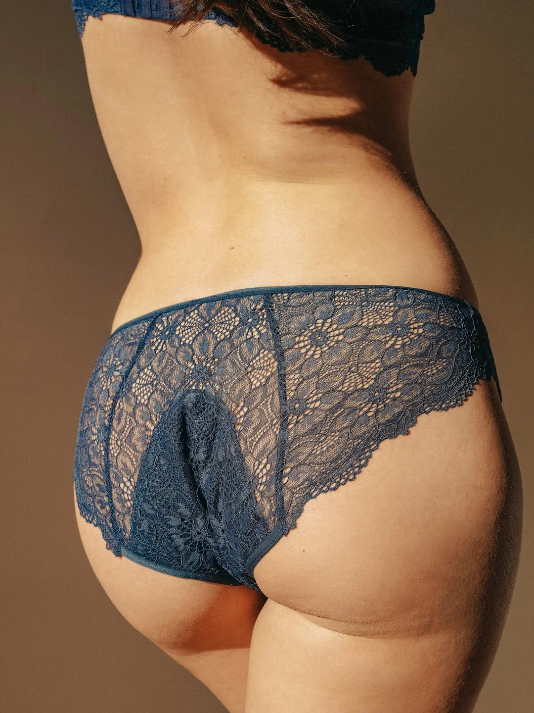 culotte-menstruelle-capri-dentelle-bleue-perdieme Culotte menstruelle Capri de Perdième en dentelle bleue, coupe italienne taille basse